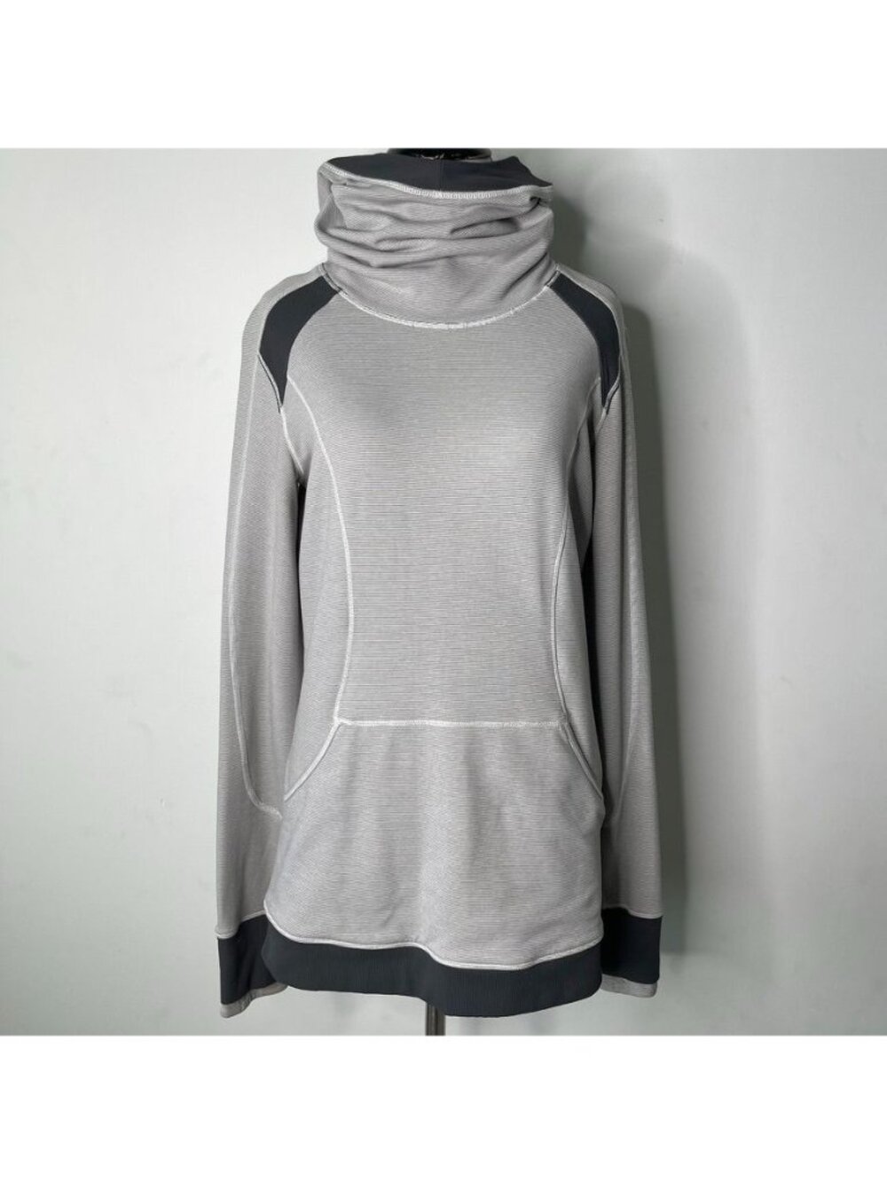 Lululemon Base Runner Hoodie Size 8 Gray White Stripe Cowl Neck Pullover Tunic